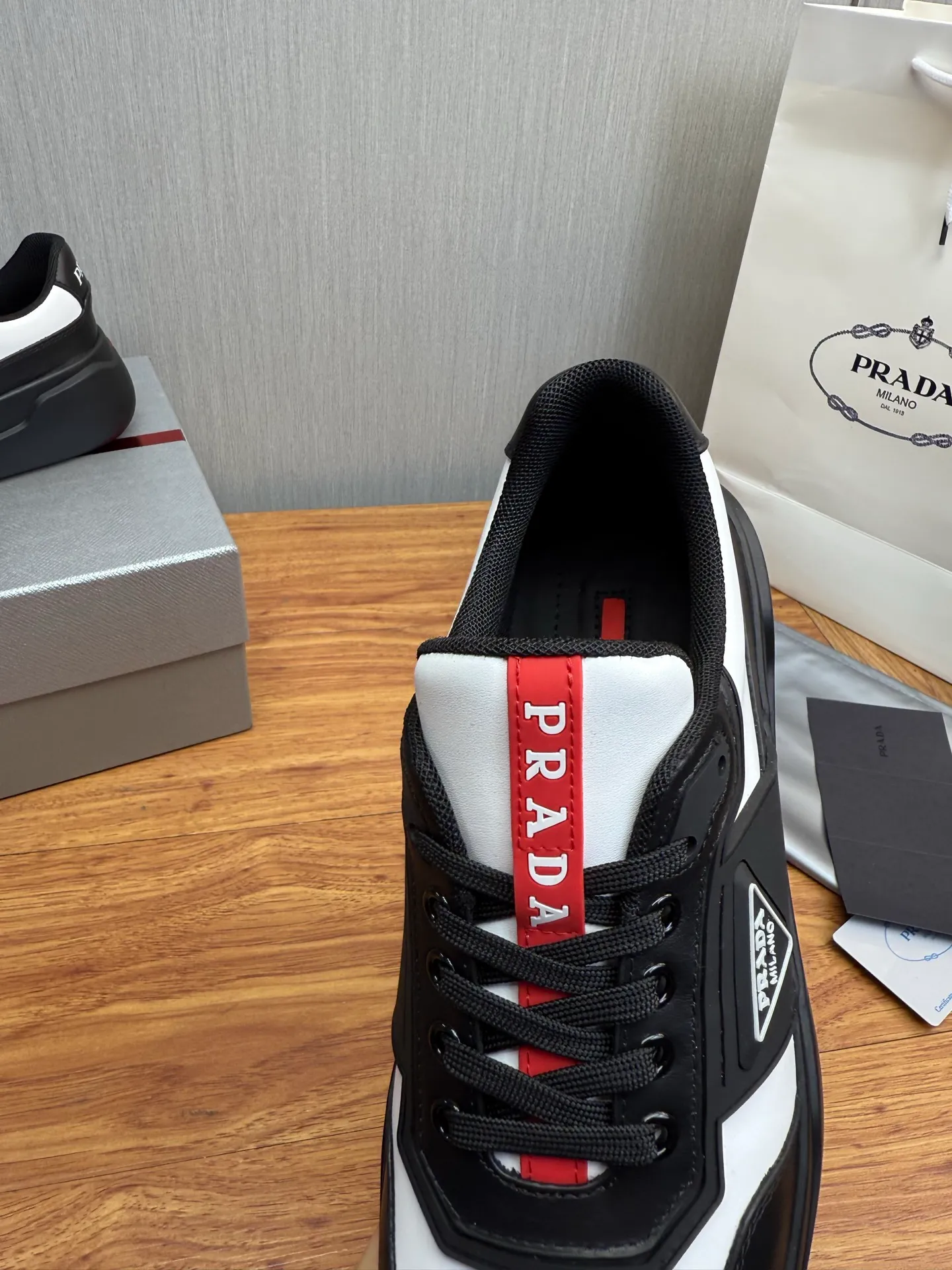 Factory price 600💰 [PRADA] Popular items in men's shoe counters, synchronized with the official website, 1 high-quality shipment ✔️Original cowhide + cowhide lining, 1🆚1 replica, original sole, 38-45 (45 customized, non-refundable)